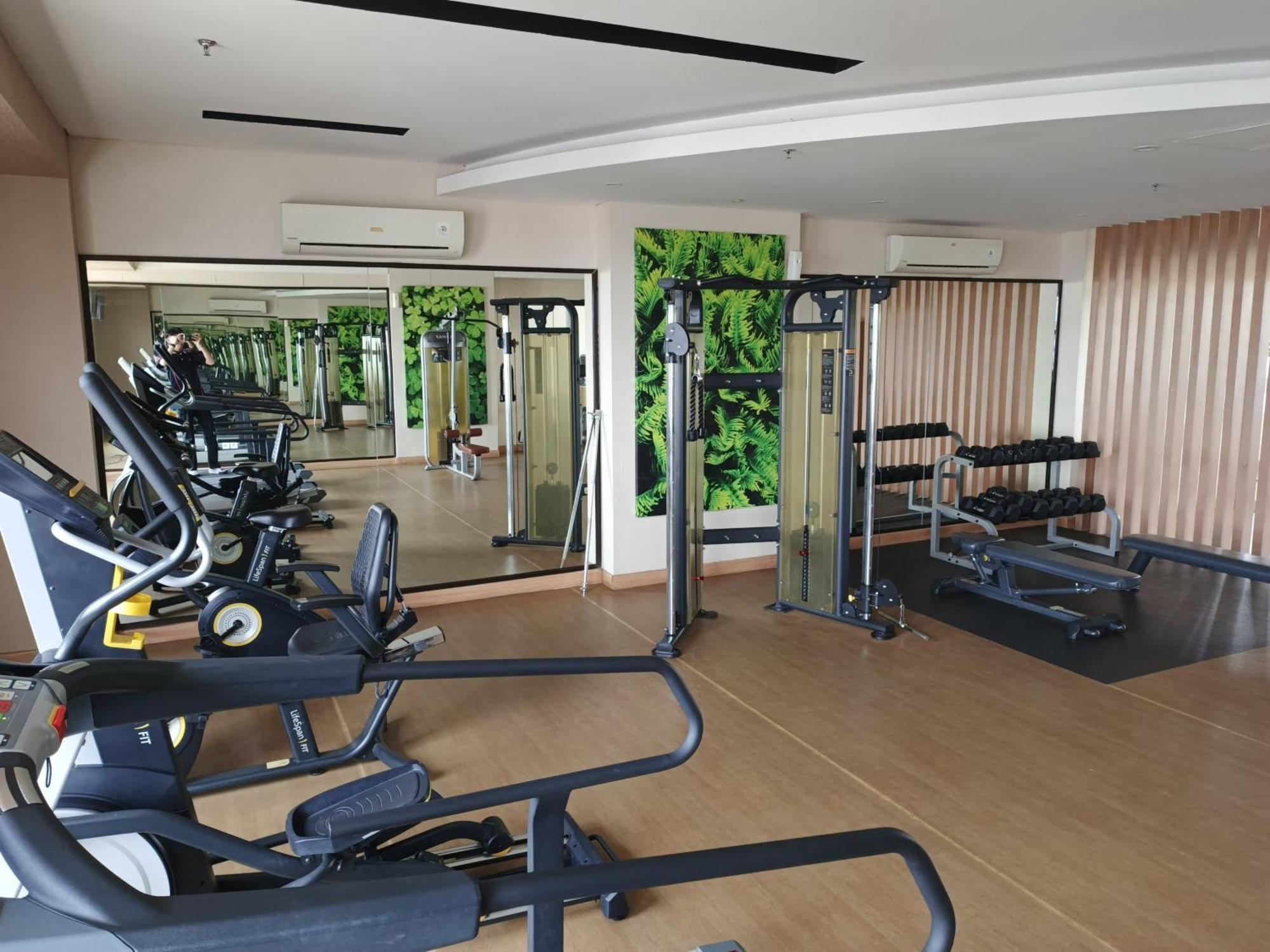 2Br Lucky Tower Residence Jakarta Old Town Top Floor Condo エクステリア 写真