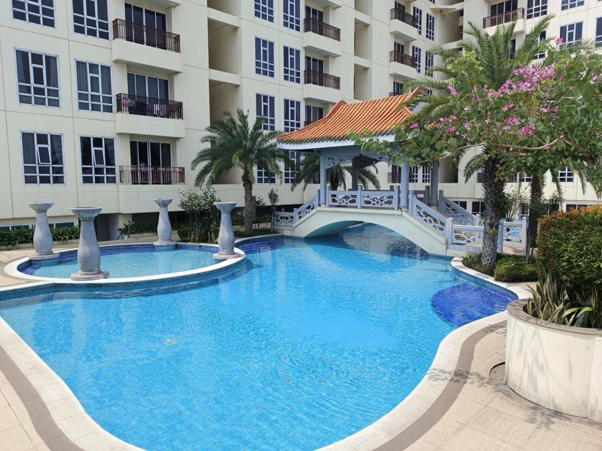 2Br Lucky Tower Residence Jakarta Old Town Top Floor Condo エクステリア 写真