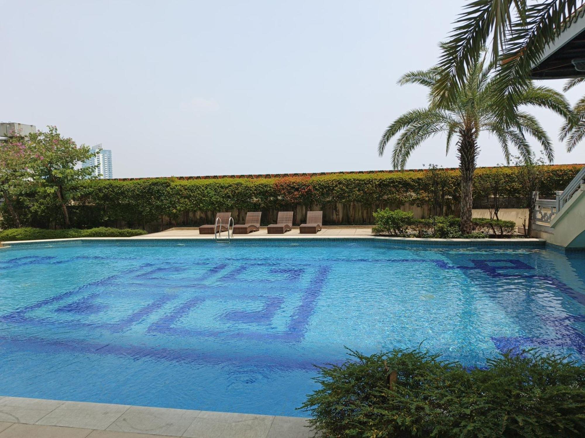 2Br Lucky Tower Residence Jakarta Old Town Top Floor Condo エクステリア 写真